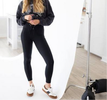 Load image into Gallery viewer, Quincy Sneaker
