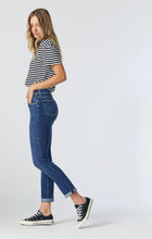 Load image into Gallery viewer, Kathleen Slim Boyfriend Jeans

