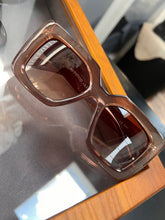 Load image into Gallery viewer, Chamberlain Sun Progressives
