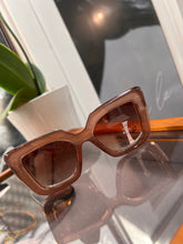 Load image into Gallery viewer, Chamberlain Sun Progressives
