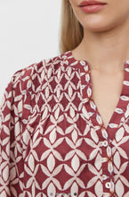 Load image into Gallery viewer, Haddon Top-Sangria
