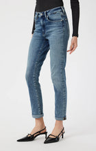 Load image into Gallery viewer, Kathleen Slim Boyfriend Jeans
